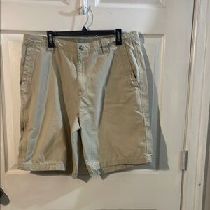 Men's Versatile Tan Cargo Shorts